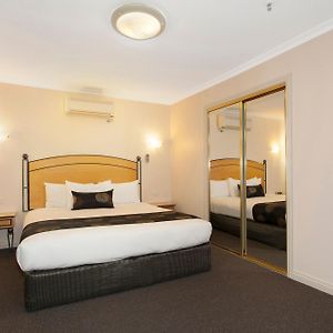Deluxe Two-Bedroom Apartment